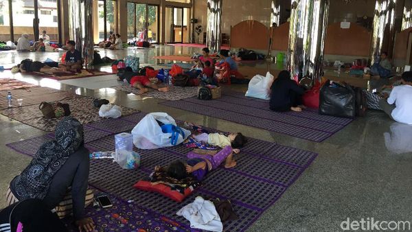 Warga Korban Banjir Masih Bertahan di Pengungsian