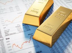 Beli Emas 10 Tahun Lalu, Jual Sekarang Berapa Untungnya?