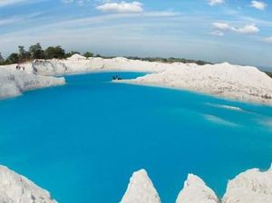 Danau Biru Instagramable dari Belitung Danau Biru Instagramable dari Belitung