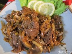 Menu Harian Ramadan 12: Masisseoyo! Nasi Goreng Kimchi dan Bulgogi Sapi