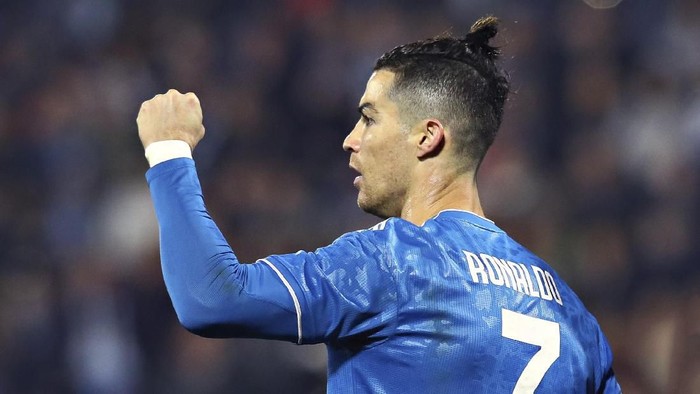 Juventus Cristiano Ronaldo celebrates scoring his sides first goal, during an Italian Serie A soccer match between Spal and Juventus at the Paolo Mazza stadium in Ferrara, Italy, Saturday, Feb. 22, 2020. (Filippo Rubin/LaPresse via AP)