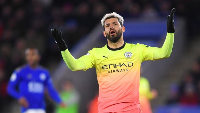 LEICESTER, ENGLAND - FEBRUARY 22: Sergio Aguero of Manchester City reacts after missing a penalty during the Premier League match between Leicester City and Manchester City at The King Power Stadium on February 22, 2020 in Leicester, United Kingdom. (Photo by Laurence Griffiths/Getty Images)