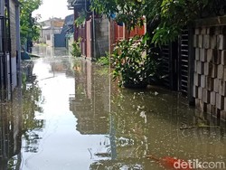 Sudah 9 Jam, Perumahan di Rorotan Jakut Masih Terendam Banjir 50 Cm