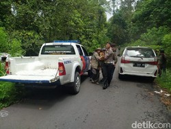 Minibus Angkut Mahasiswa dari Madura Terguling Karena Rem Blong