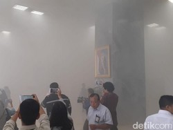 Alarm Kebakaran Gedung DPR Bunyi, Asap Pekat Mengepul