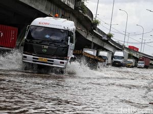 Banjir Masih Rendam KBN Cakung