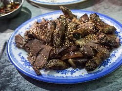 Traveloka Hapus Semua Menu Daging Anjing Usai Disomasi Animal Defenders