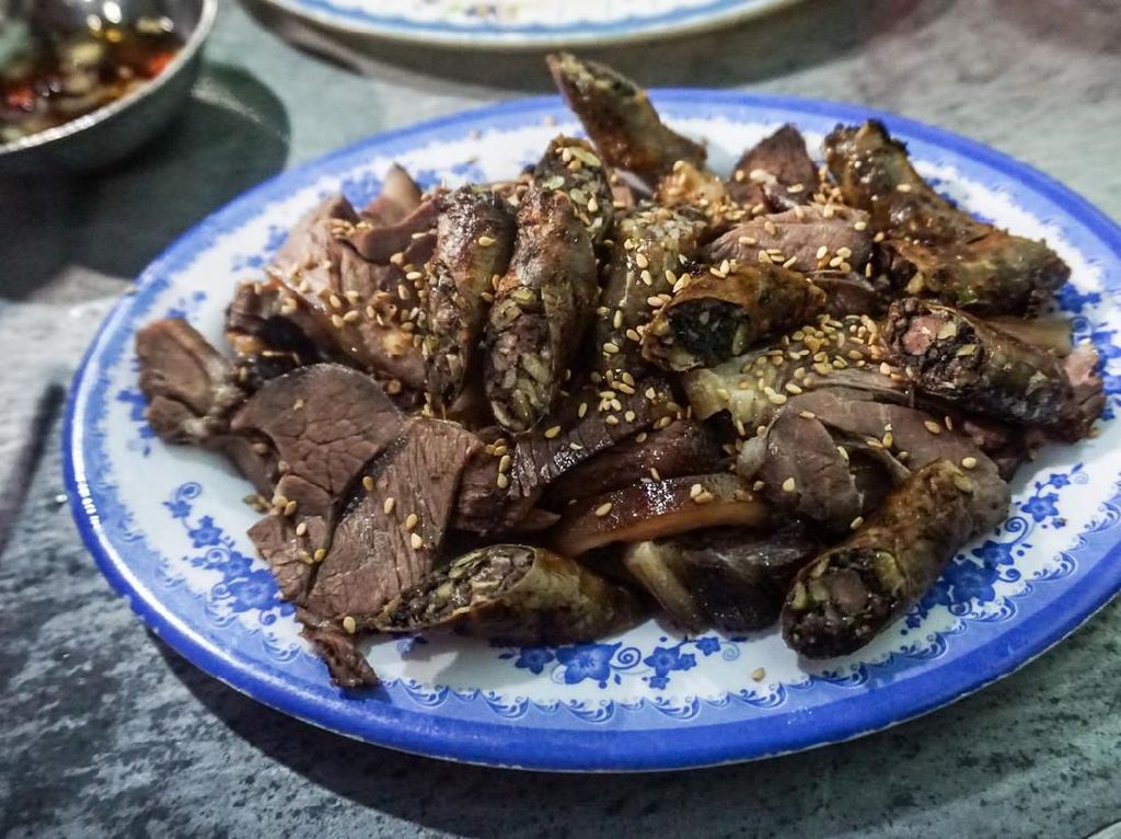 Traveloka Hapus Semua Menu Daging Anjing Usai Disomasi Animal Defenders Traveloka Hapus Semua Menu Daging Anjing Usai Disomasi Animal Defenders