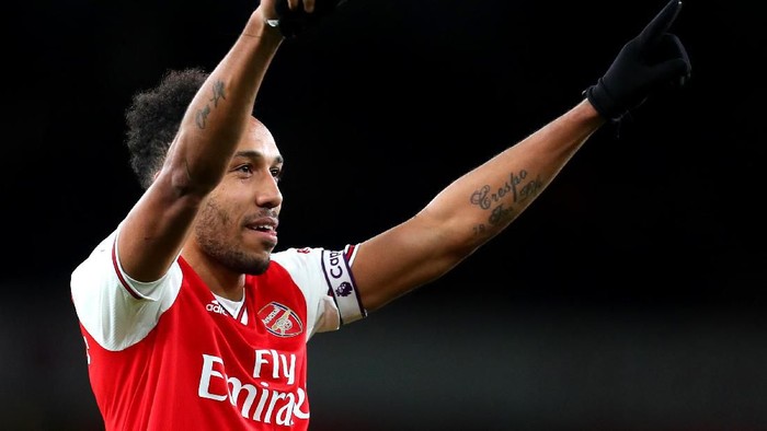 LONDON, ENGLAND - FEBRUARY 23:  Pierre-Emerick Aubameyang of Arsenal  celebrates victory during the Premier League match between Arsenal FC and Everton FC at Emirates Stadium on February 23, 2020 in London, United Kingdom. (Photo by Catherine Ivill/Getty Images)
