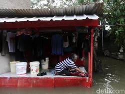 Rumah Terendam Banjir? Lakukan Hal Ini Biar Nggak Kesetrum