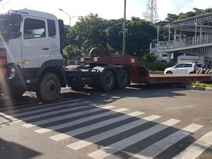 Viral Truk Trailer Melintang di Jl Letjen Suprapto Jakpus, Ini Faktanya Viral Truk Trailer Melintang di Jl Letjen Suprapto Jakpus, Ini Faktanya