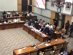 Momen Waka DPR Azis Syamsuddin Ikut Rapat Komisi III-Menkum HAM