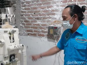 Penampakan Pabrik Narkoba di Bandung yang Produksi Jutaan Pil Napza Penampakan Pabrik Narkoba di Bandung yang Produksi Jutaan Pil Napza