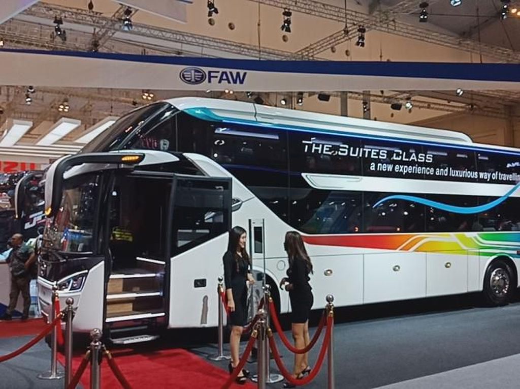 Bus Laksana Legacy SR3 Series Siap Meluncur di GIIAS 2022