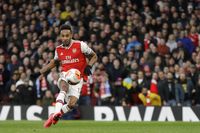 Puji-pujian untuk Menahan Aubameyang