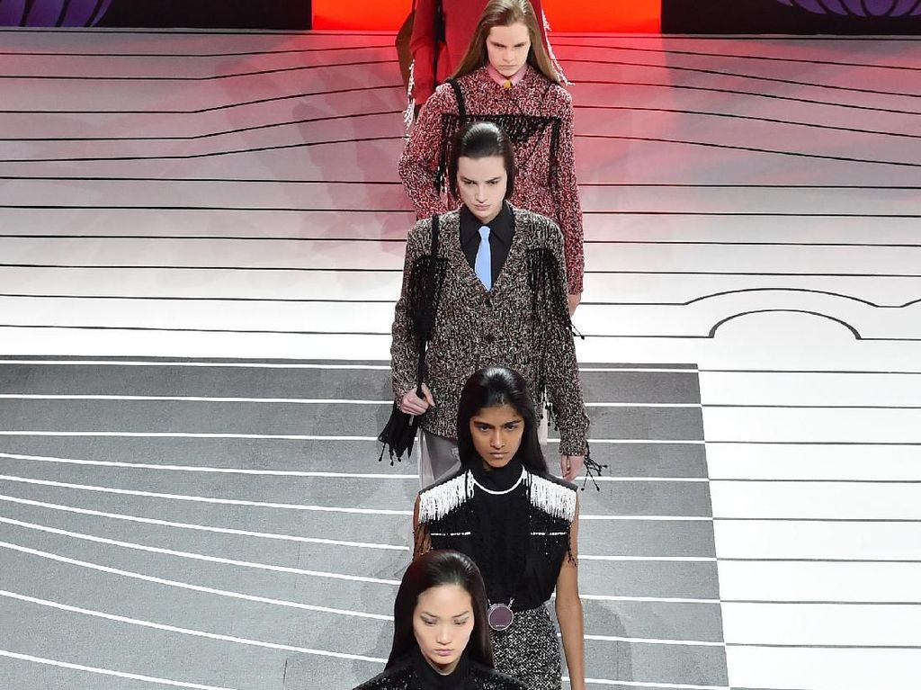 Kolaborasi Besar Fashion, Prada Gandeng Mantan Desainer Dior Kolaborasi Besar Fashion, Prada Gandeng Mantan Desainer Dior