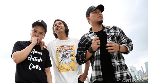 Armada Band
