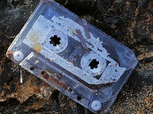 Kaset Rekaman yang Hilang 20 Tahun Lalu kembali Ditemukan Pemiliknya Kaset Rekaman yang Hilang 20 Tahun Lalu kembali Ditemukan Pemiliknya