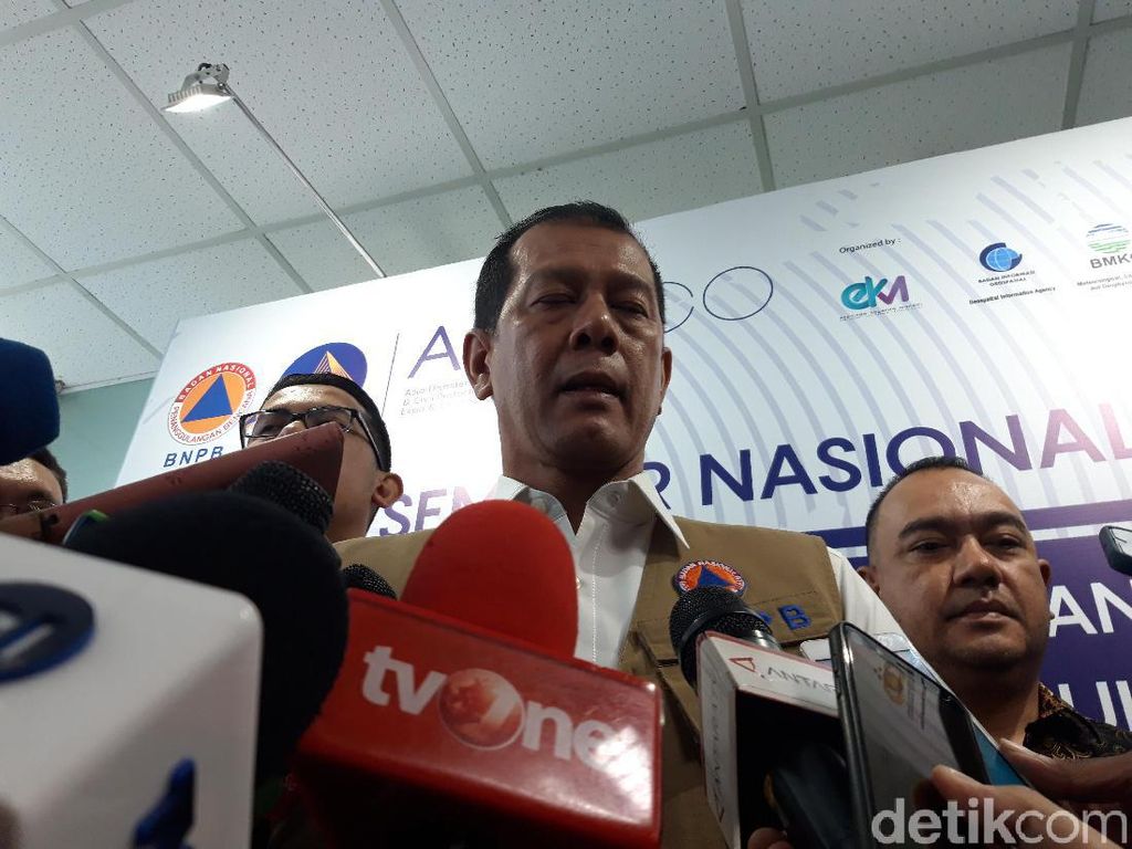 Kepala BNPB: WNI Dianggap Kebal Virus Corona, Mungkin karena Sering Minum Jamu? Kepala BNPB: WNI Dianggap Kebal Virus Corona, Mungkin karena Sering Minum Jamu?