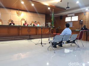 Jaksa Sebut Iwa Karniwa Terbukti Terima Rp 400 Juta dari Meikarta Jaksa Sebut Iwa Karniwa Terbukti Terima Rp 400 Juta dari Meikarta