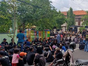 Ratusan Pesilat PSHT Kawal Sidang Putusan Pembunuh Saudara Mereka