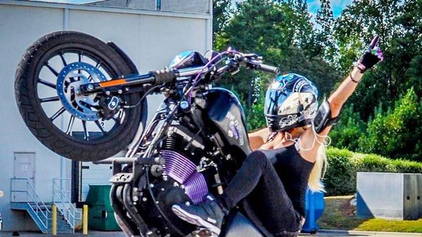 Christina Billings, Freestyler Seksi di Atas Roda Dua