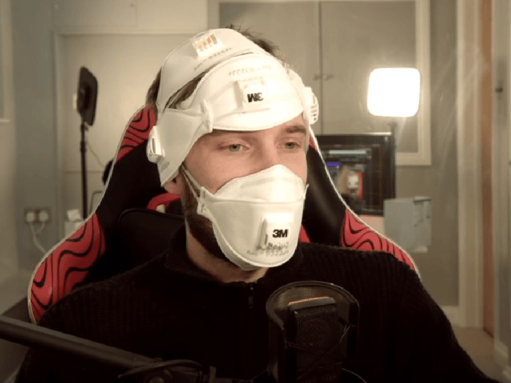 PewDiePie Teken Kontrak Eksklusif dengan YouTube PewDiePie Teken Kontrak Eksklusif dengan YouTube