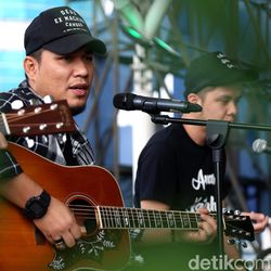 Berita dan Informasi Lirik lagu armada Terkini dan Terbaru Hari