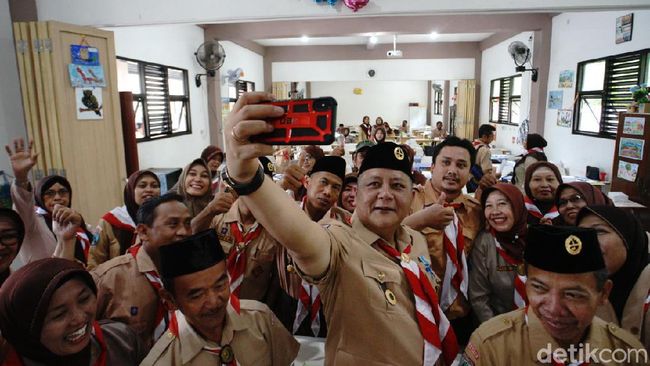 Menakar Peluang Whisnu Sakti di Pilwali Surabaya 2020 Menakar Peluang Whisnu Sakti di Pilwali Surabaya 2020
