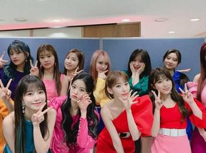 IZ*ONE Pecahkan Rekor Penjualan Album Lewat BLOOM*IZ IZ*ONE Pecahkan Rekor Penjualan Album Lewat BLOOM*IZ