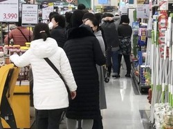 Panic Buying Akibat Virus Corona, Anies: Tak Perlu