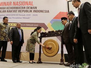 Momen Puan Buka Seminar MKD DPR RI