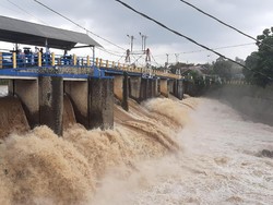 Tinggi Muka Air Sempat 100 Cm, Bendung Katulampa Saat Ini Siaga IV