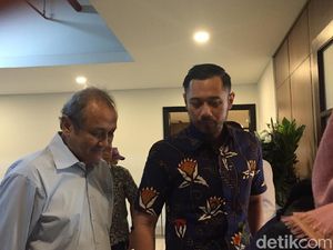 Pendiri PD Ventje Rumangkang Wafat, AHY-Ibas Melayat ke Rumah Duka Pendiri PD Ventje Rumangkang Wafat, AHY-Ibas Melayat ke Rumah Duka