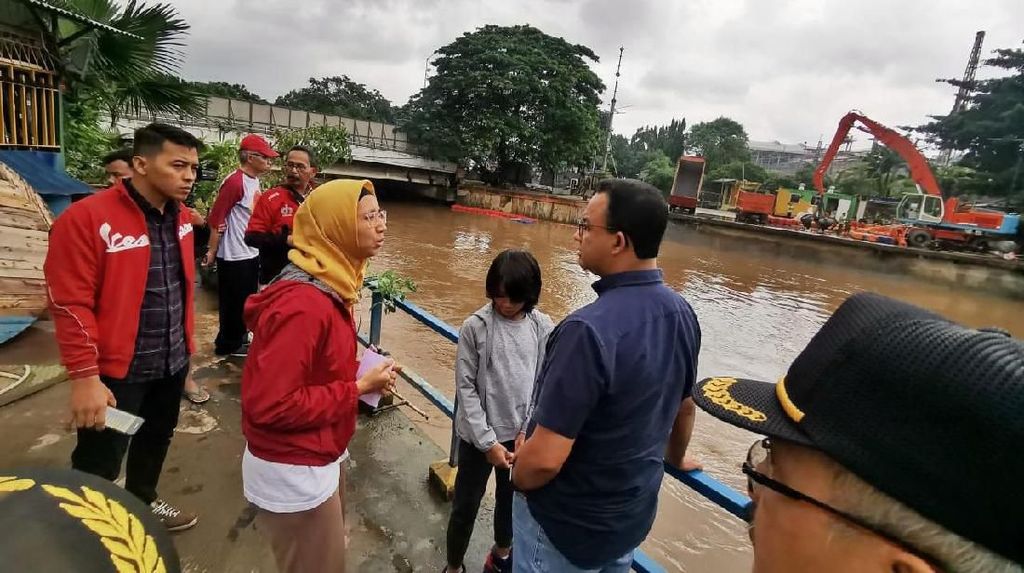 Potret Gubernur Anies Cek Penanganan Banjir Jakarta 23 Februari