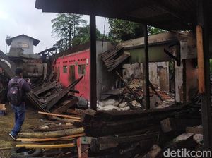 Pabrik Tahu di Cikaret Cianjur Ludes Terbakar Pabrik Tahu di Cikaret Cianjur Ludes Terbakar