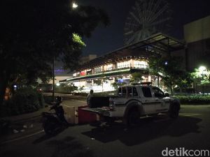 Dijaga Ketat Polisi, Begini Suasana di AEON Jakarta Garden City Malam Ini Dijaga Ketat Polisi, Begini Suasana di AEON Jakarta Garden City Malam Ini