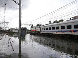 Gegara Banjir Jakarta Jadwal 4 Kereta ke Yogya Telat Hingga 2,5 Jam