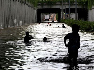Terowongan Kemayoran Dekat Basarnas bak Waterpark