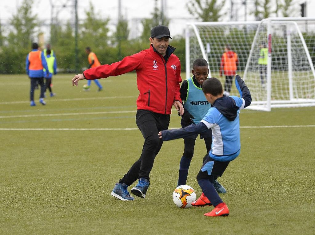 Inggris Larang Anak di Bawah Usia 12 Tahun Menyundul Bola Inggris Larang Anak di Bawah Usia 12 Tahun Menyundul Bola