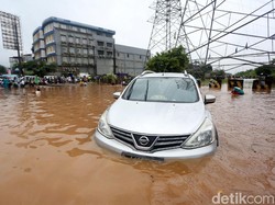 SUV Bukan Amfibi, Jangan Paksa Terjang Banjir