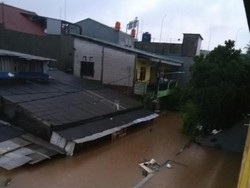 Tolong! Tolong! Permukiman Cipinang Melayu Ini Tenggelam