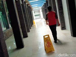Banjir Genangi Rumah Sakit di Jakarta Banjir Genangi Rumah Sakit di Jakarta