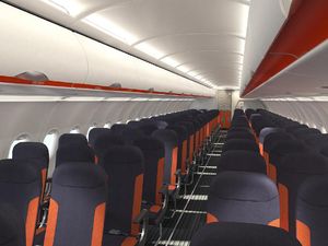 Pintu Toilet Pesawat Dibuka, Eh Ada Sejoli Ngeseks