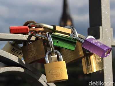 Jembatan Gembok Cinta Frankfurt