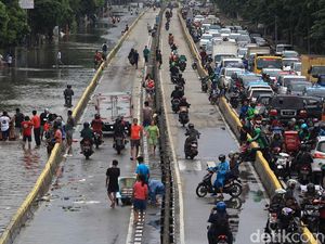 9.890 Warga Masih Mengungsi di 82 Titik Usai Banjir Jakarta