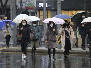 Stok Masker Kurang karena Virus Corona, Warga Jepang Berkelahi di Jalan Stok Masker Kurang karena Virus Corona, Warga Jepang Berkelahi di Jalan
