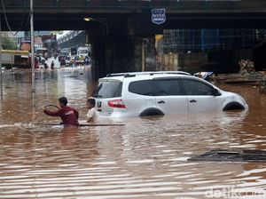 Cegah Banjir di Kolong Tol JORR Kalimalang, Kali Cakung Akan Dilebarkan Cegah Banjir di Kolong Tol JORR Kalimalang, Kali Cakung Akan Dilebarkan