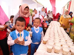 3.505 Cup Dawet Lele Pecahkan Rekor Muri di Kediri
