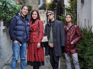 Maia Estianty Bagi THR, Isi Amplop dan Ayah Tiara Andini Bikin Gagal Fokus Maia Estianty Bagi THR, Isi Amplop dan Ayah Tiara Andini Bikin Gagal Fokus